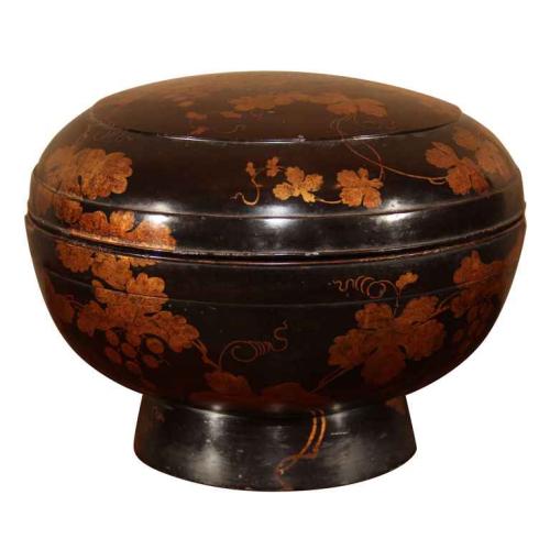 Japanese Lacquer Storage Vessel by 
